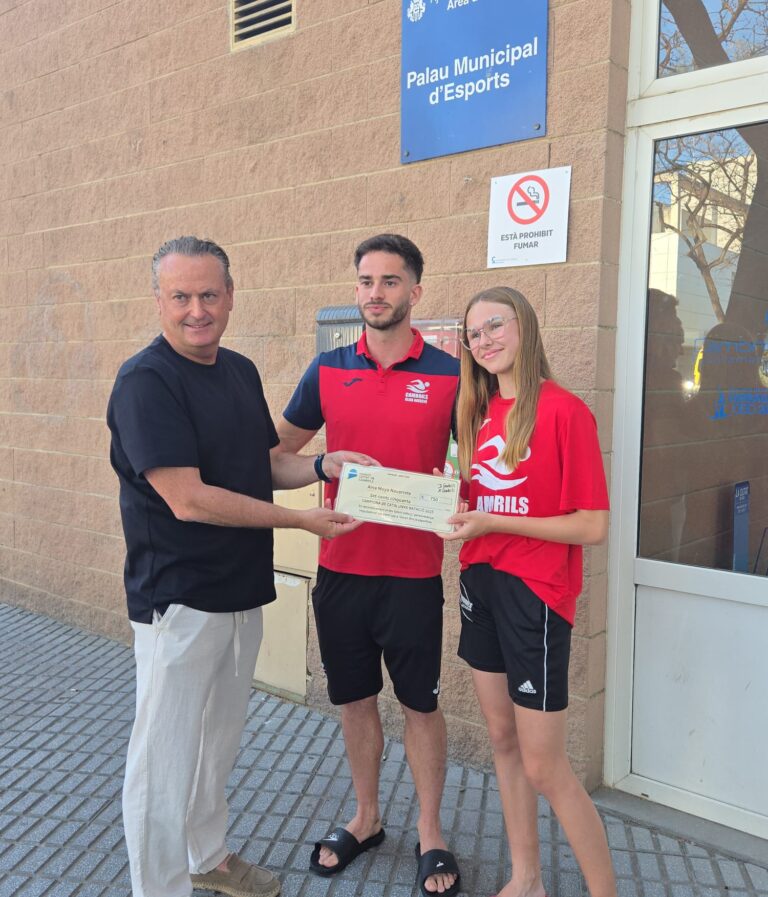 Aina Moya rep un dels ajuts al Talent Esportiu “Siscu Morell”
